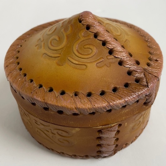 Leather Tooled HandmadeKeepsakes Container with Lid Vtg - Picture 2 of 16